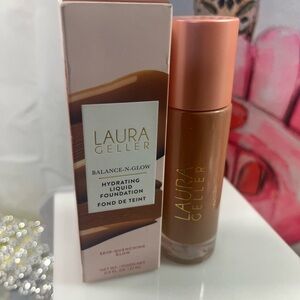 Laura Geller Hydrating Liquid Foundation - Warm Tan / Peach Cap